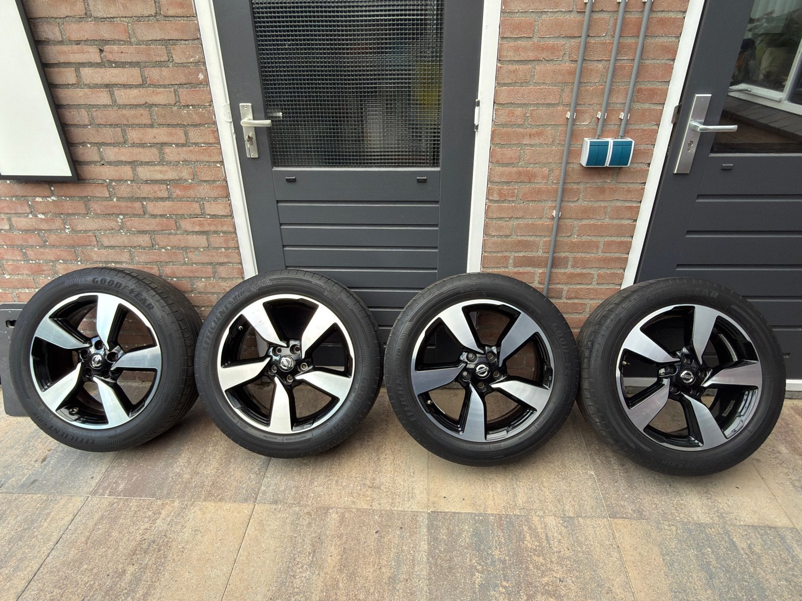 Originele Nissan Qashqai J11 18 inch velgen + TPMS, Auto-onderdelen, Banden en Velgen, 18 inch, Banden en Velgen, Ophalen of Verzenden