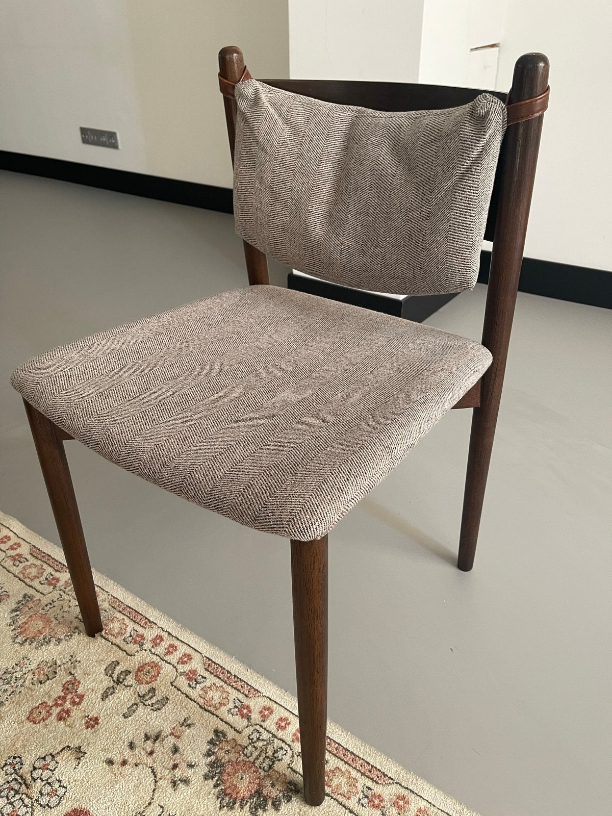 Set van 6 Dutchbone eetkamerstoelen, Ophalen, Zo goed als nieuw, Grijs, Vijf, Zes of meer stoelen