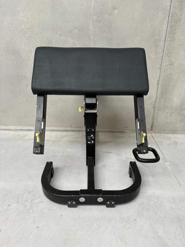 Technogym Pure Strength | Scott curl Preacher Curl