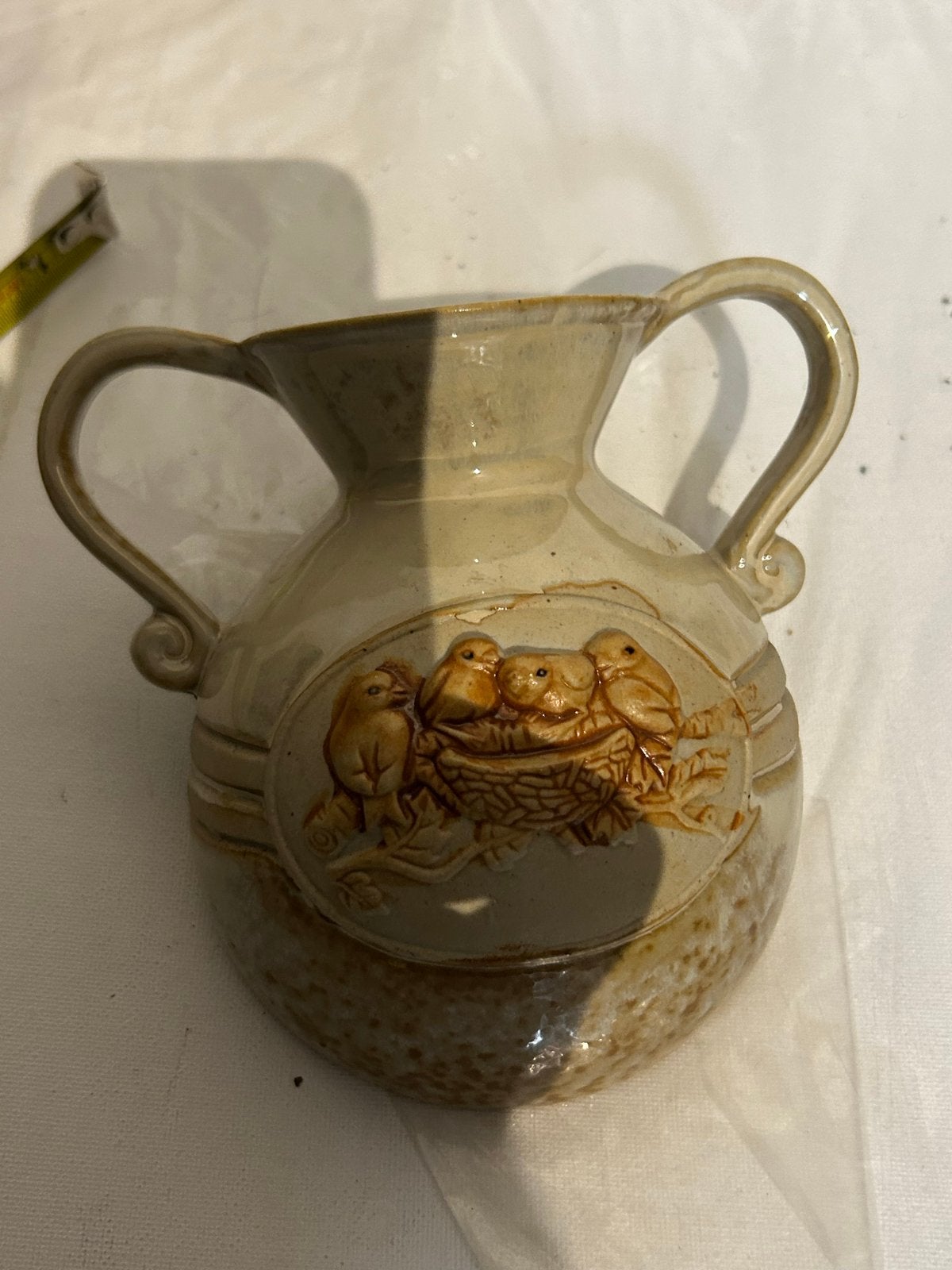 Vintage aardewerken vaas met vogelnest reliëf, Ophalen of Verzenden