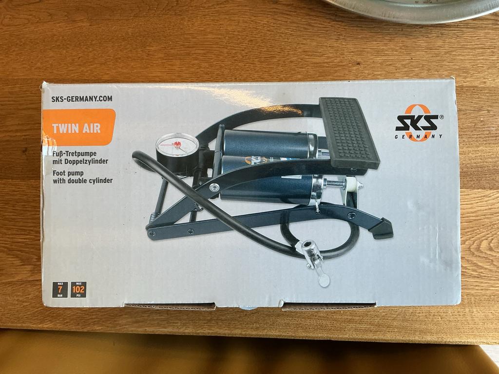 SKS Germany Twin Air voetpomp, Ophalen of Verzenden, Drukmeter, Zo goed als nieuw