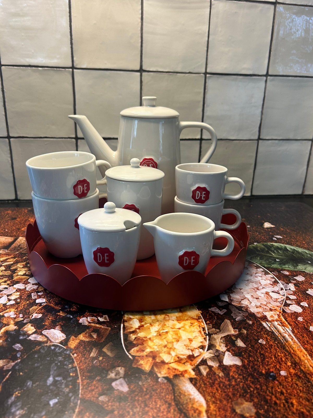 Douwe Egberts koffie servies, roomstel, lepelpot en 4 mokken, Antiek en Kunst, Ophalen of Verzenden