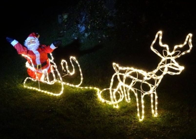 Kerstman Op Rendier Met Slee. Ledverlicht. Binnen Of Buiten., Diversen, Kerst, Ophalen of Verzenden, Nieuw