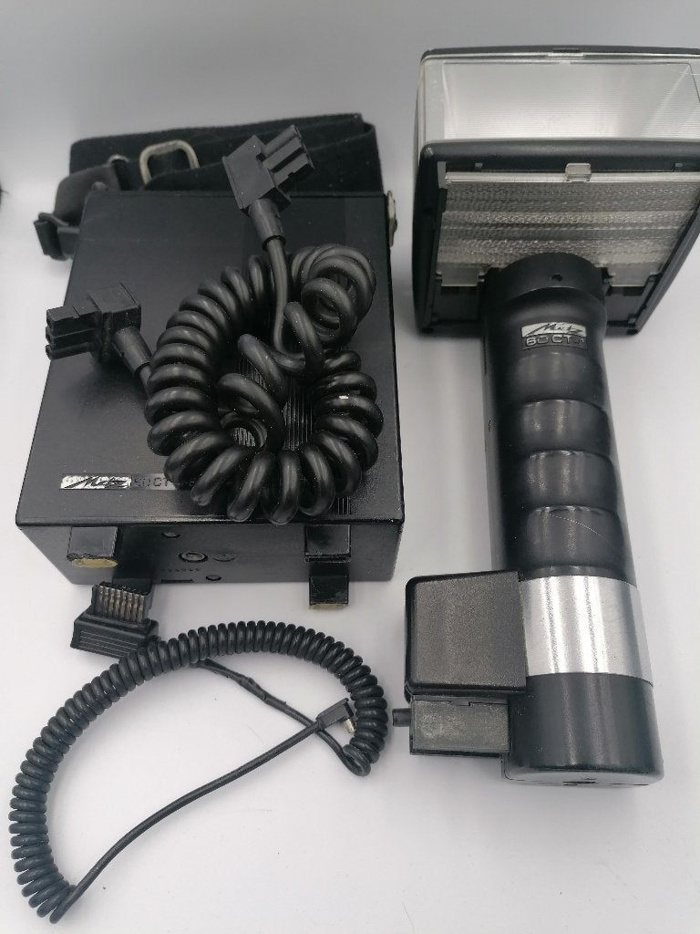 Metz 60CT + battery holder, Ophalen of Verzenden, Metz