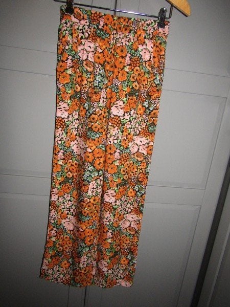 G752 Monki XS nieuw broek oranje roze bloemen dun wide leg, Verzenden, Nieuw, Oranje, Monki