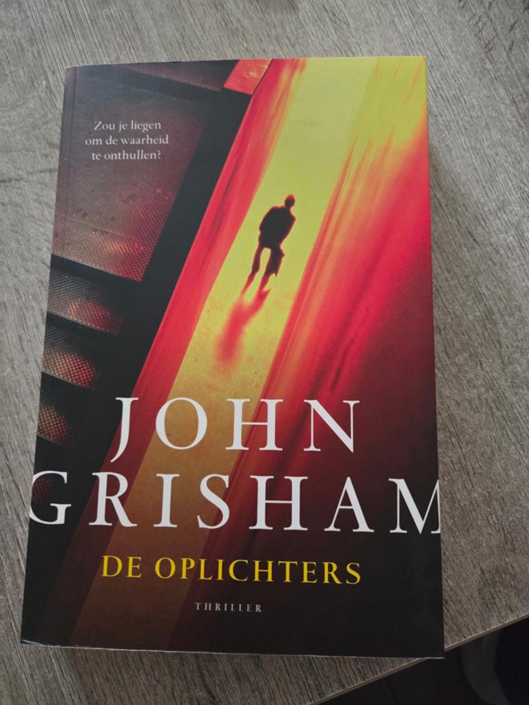 John Grisham - De Oplichters (Thriller), Ophalen of Verzenden, Gelezen, John Grisham, Nederland