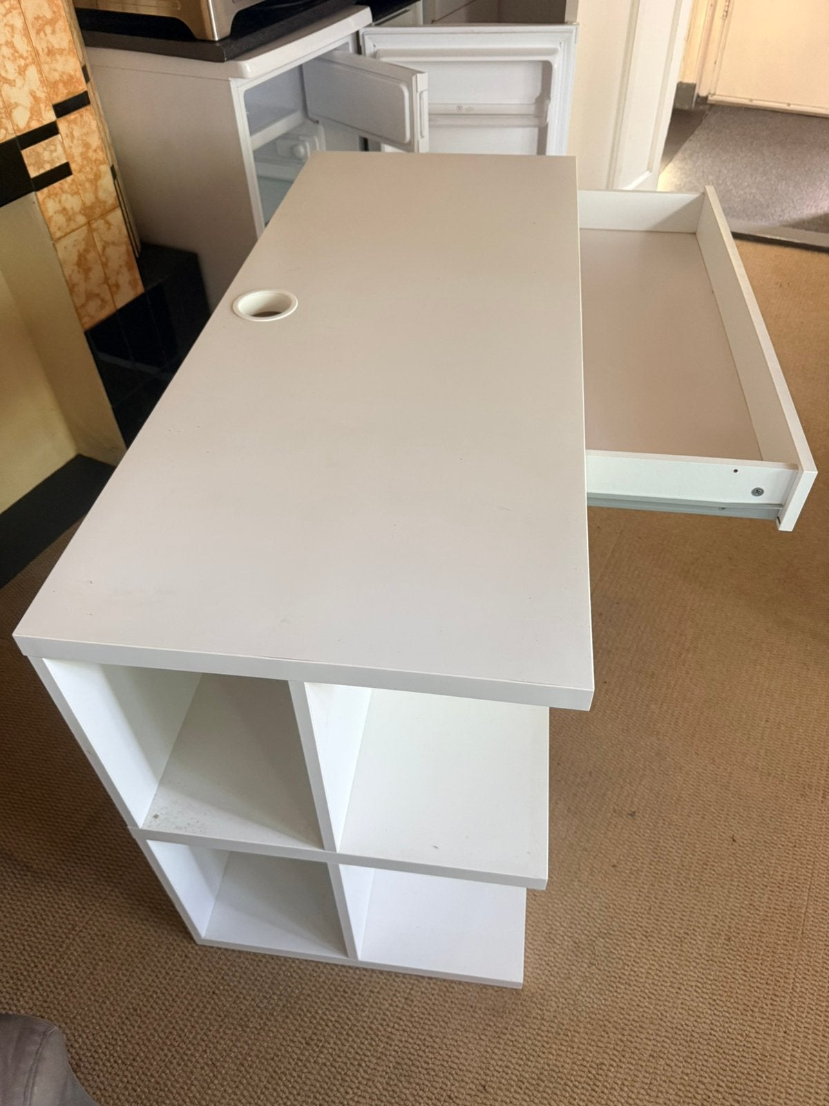 Klein bureau, Ophalen, Zo goed als nieuw