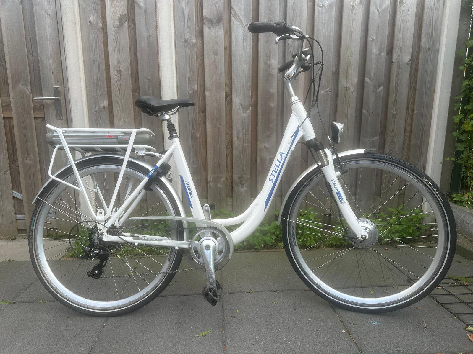 Stella Allegra elektrische damesfiets, Zo goed als nieuw, 51 tot 55 cm, 30 tot 50 km per accu, Ophalen