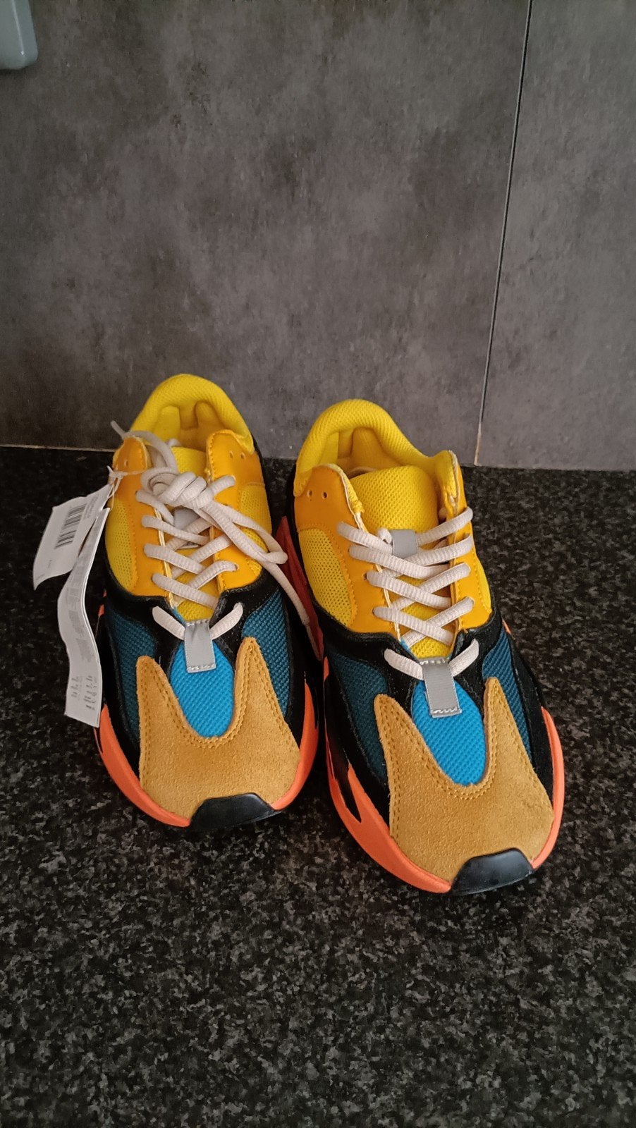 adidas Yeezy boost 700.maat 5., Ophalen of Verzenden, Nieuw, Schoenen