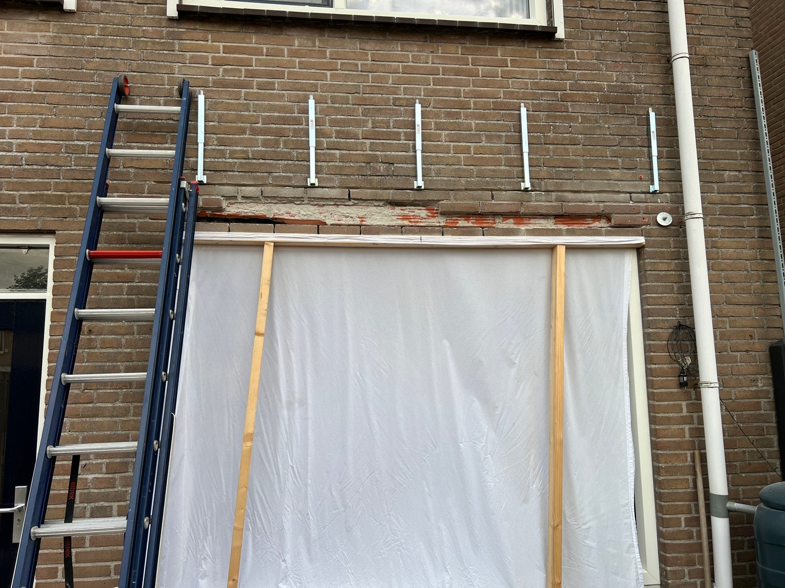 5x Gevelklauw, gevelanker