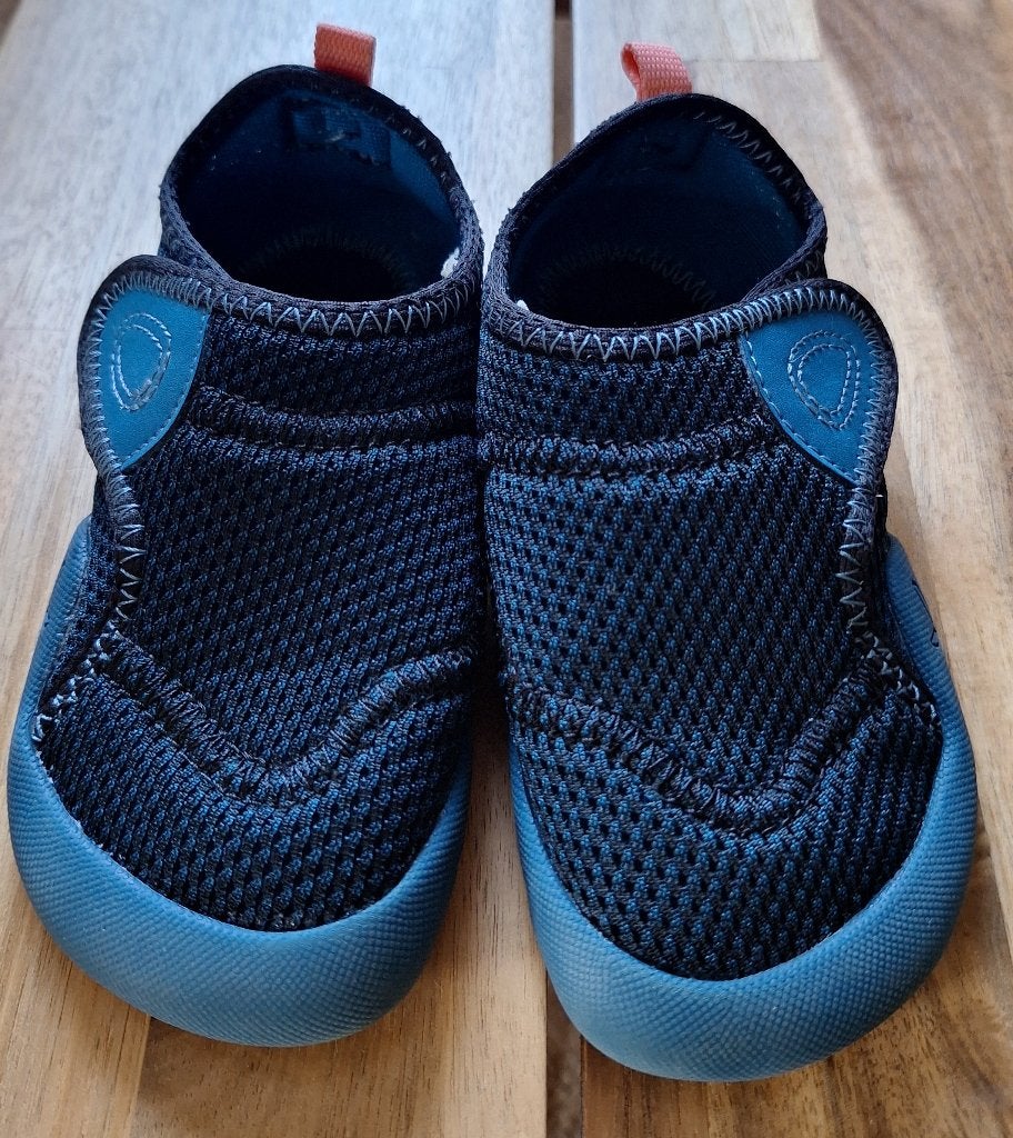 Gymschoenen domyos decathlon maat 27, Ophalen, Domyos, Zo goed als nieuw, Jongen of Meisje