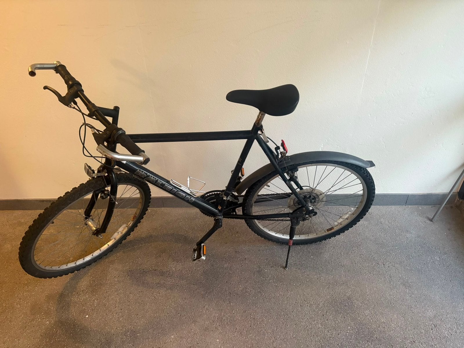 Mountainbike Raleigh, Gebruikt, Velgrem, Ophalen, Overige merken