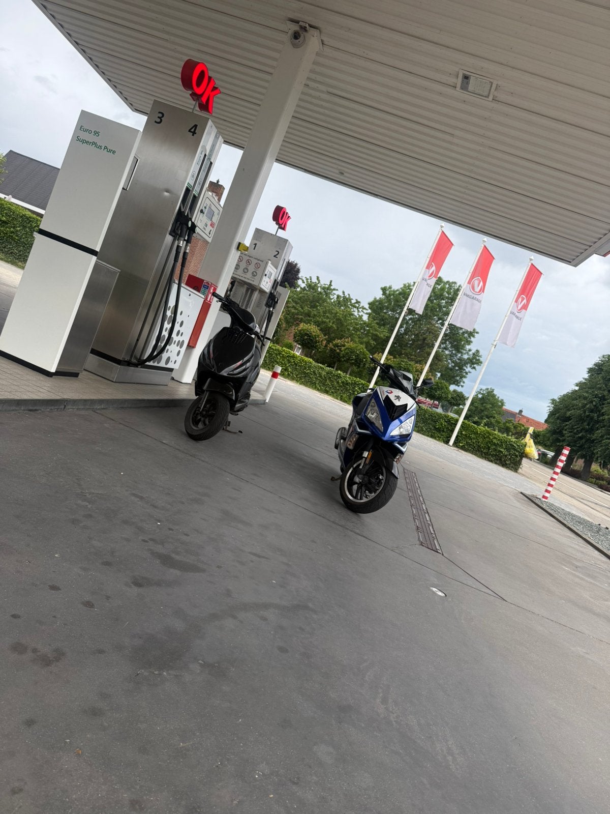 Piaggio zip 4t 80cc zonder kenteken, Fietsen en Brommers, Scooters | Piaggio, Ophalen of Verzenden, Zo goed als nieuw, Benzine