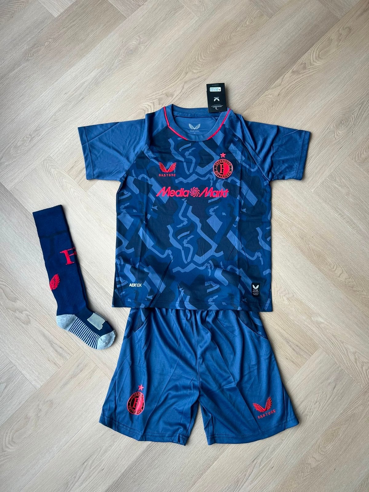 Feyenoord Kids Tenue - Nieuw met sokken, Ophalen of Verzenden, Nieuw, Jongen of Meisje