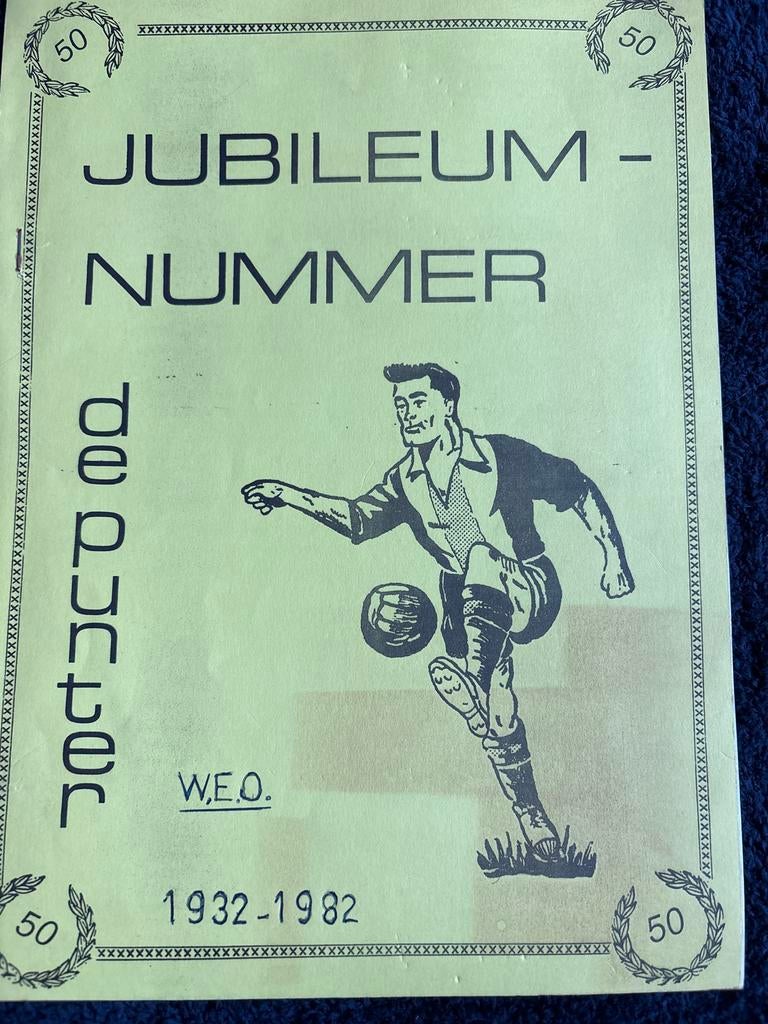 Jubileumnummer W.E.O. 1932-1982 - 50 jaar voetbal, Verzamelen, Sportartikelen en Voetbal, Ophalen of Verzenden