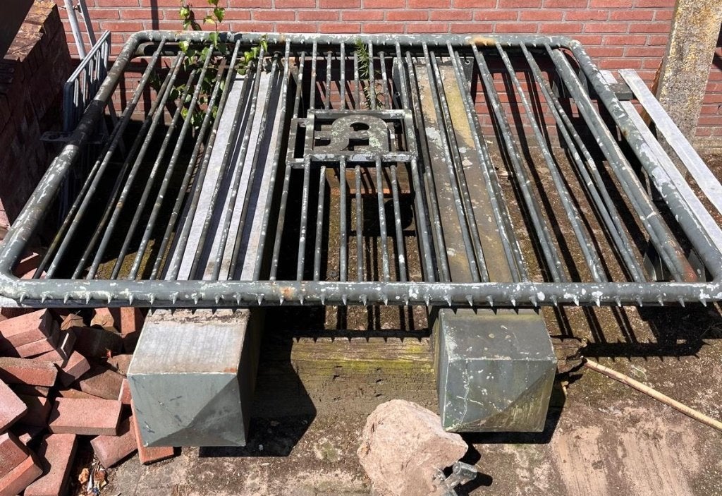 Toegangspoort / hekwerk, Ophalen, Overige materialen, Gebruikt, 150 tot 200 cm