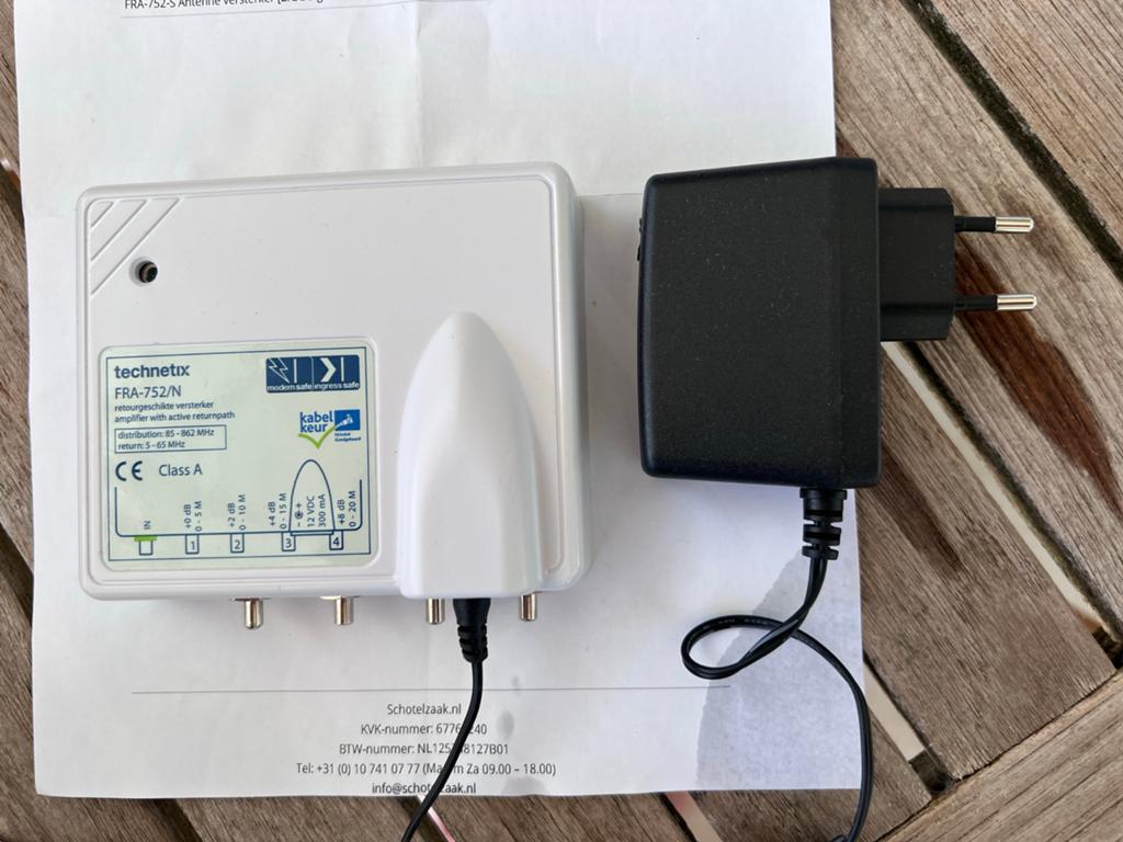 Technetix FRA-752/N Antenne Versterker (ZIGGO geschikt), Ophalen of Verzenden, Zo goed als nieuw, Minder dan 2 meter, Overige kabels
