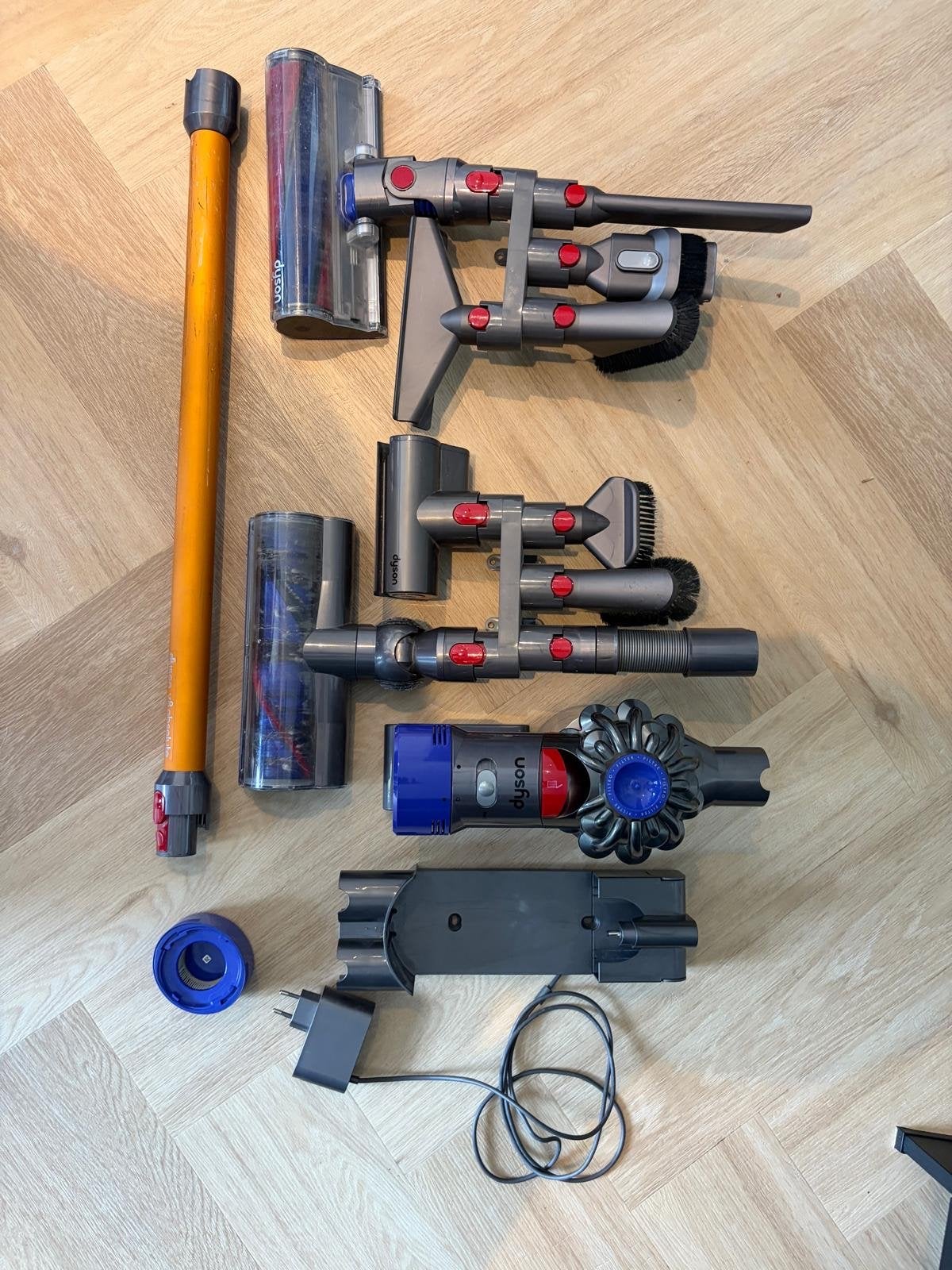 DysonV8 absolute Steelstofzuiger en accessoires, Ophalen, Inclusief accessoires, Gebruikt, Dyson