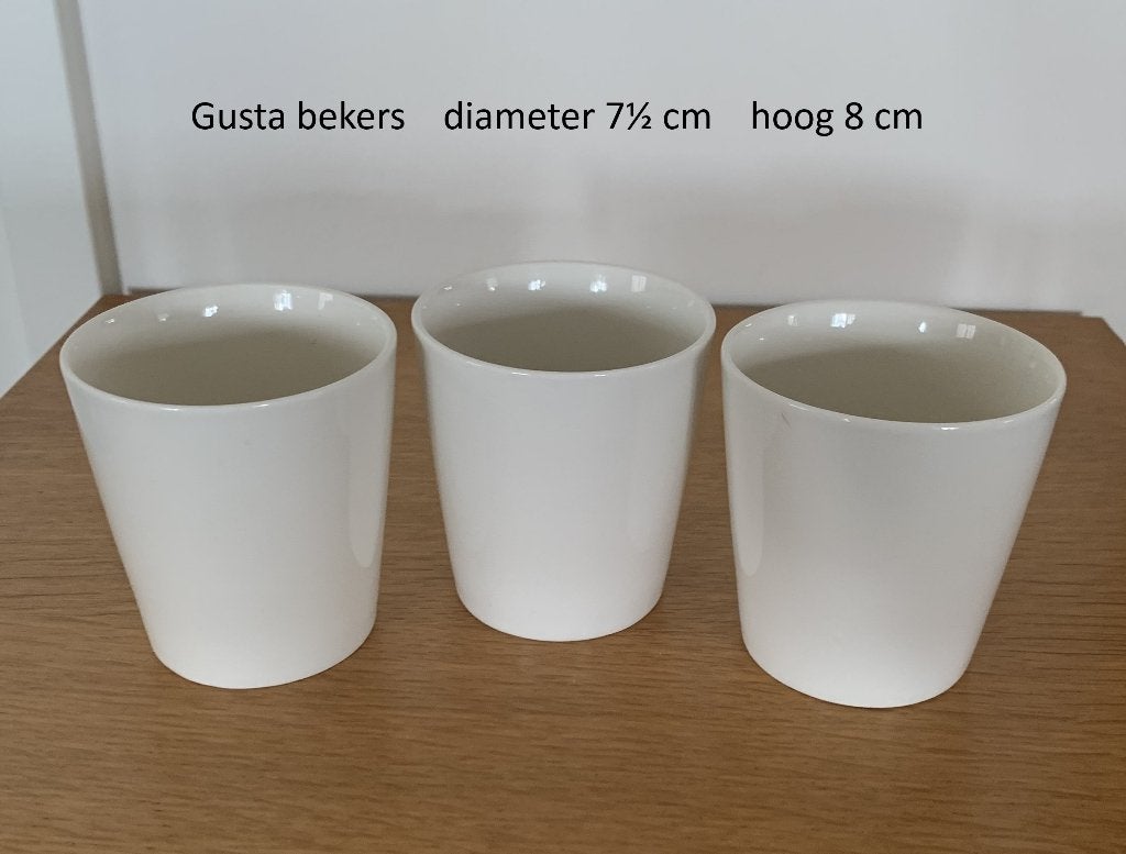Gusta bekers, bekertjes, effen wit, Gusta celebrate the day, Overige typen, Ophalen of Verzenden, Zo goed als nieuw, Overige stijlen