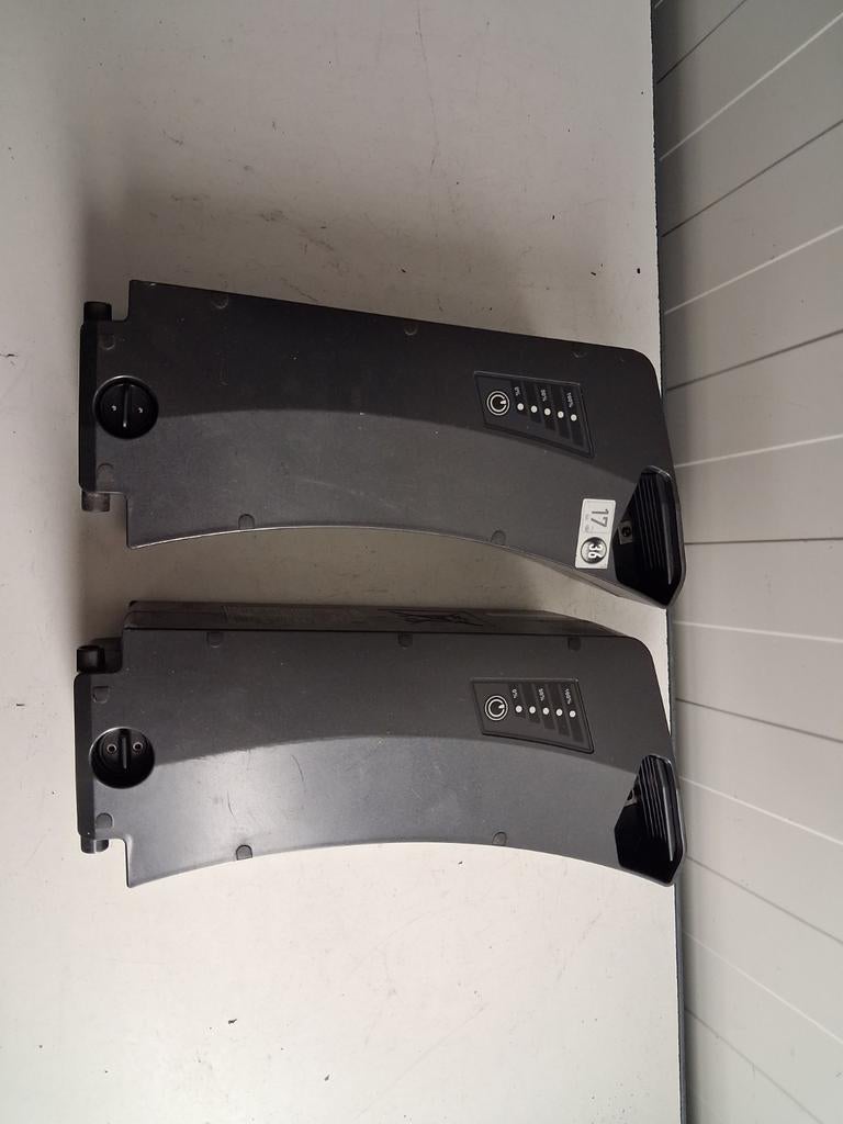 2 stuks defecte fiets accu's Derby cycle Kalkhoff 36volt, Www.Derby Cycle. nl, Ophalen of Verzenden, Pyter jurjensstrjitte stiens