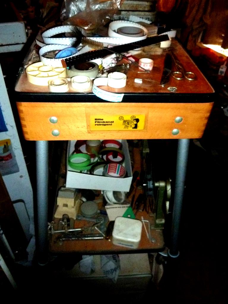 16mm film de ULTIEME fijne werk- projectietafel van KARBA, Audio, Tv en Foto, Filmrollen, Ophalen of Verzenden, 16mm film