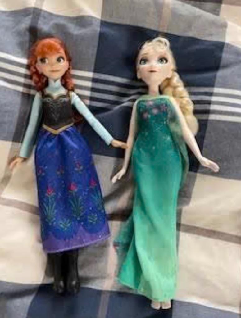 Poppen Anna en Elsa, Kinderen en Baby's, Speelgoed | Poppen, Zo goed als nieuw, Overige typen, Ophalen