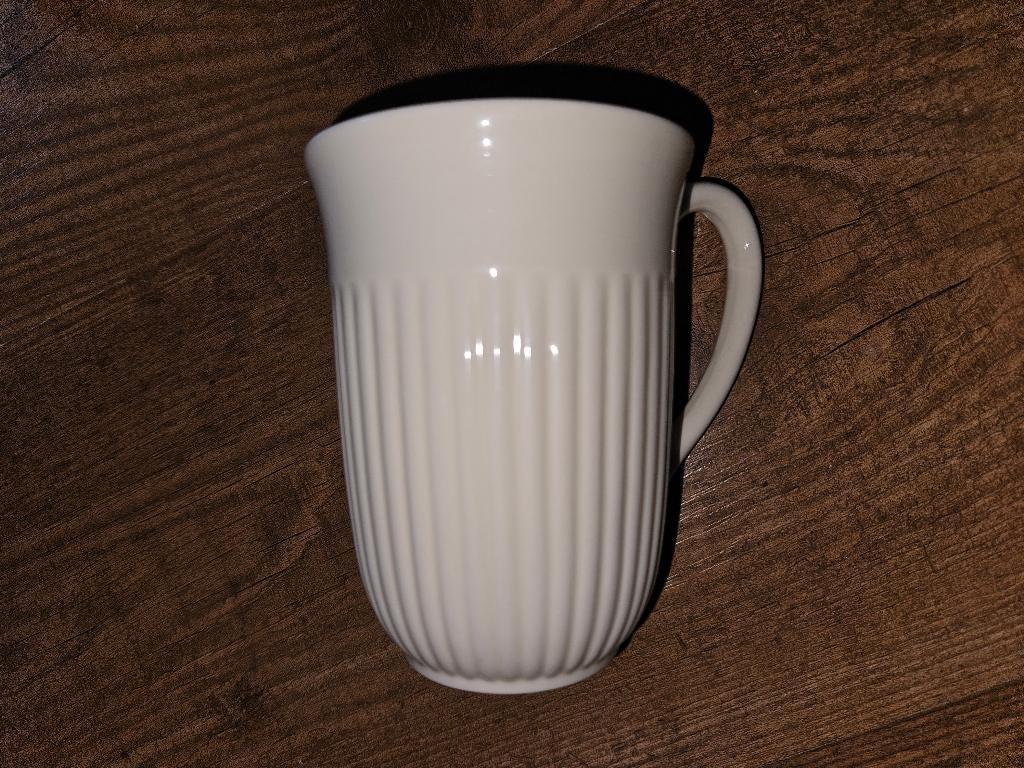 Wedgwood edme - 4 grote mokken/bekers 10,5cm hoog, Ophalen of Verzenden, Zo goed als nieuw, Wedgwood, Kop(pen) en/of Schotel(s)