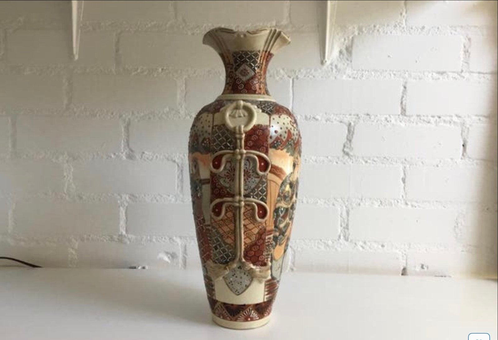 Antieke Japanse Satsuma vaas met gedetailleerde decoratie, Antiek en Kunst, Antiek | Vazen, Ophalen of Verzenden