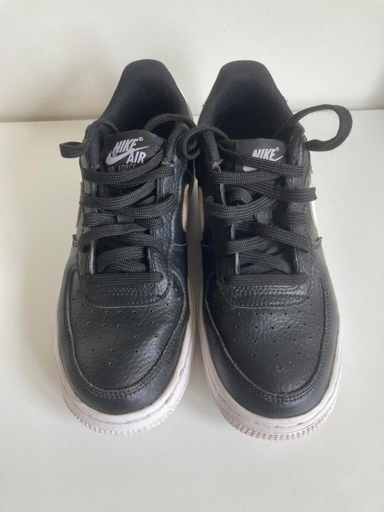 Nike Air Force 1, maat 37,5 zwarte schoenen, NIKE, Jongen of Meisje, Schoenen, Ophalen of Verzenden