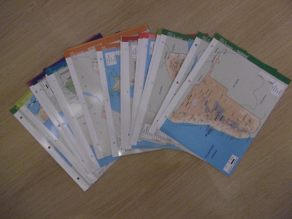 50 Atlas maxi-kaarten van de wereld, Overige typen, Nieuw, Ophalen of Verzenden, 1800 tot 2000