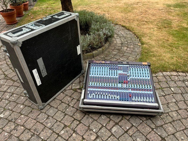 te koop Midas 240 in flightcase, Muziek en Instrumenten, Mengpanelen, Ophalen, Zo goed als nieuw, 20 kanalen of meer