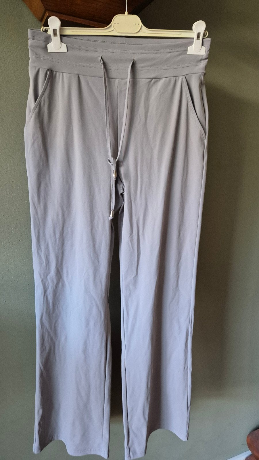 Nicolette Kluijver zgan grijze broek stretch mt M, Kleding | Dames, Broeken en Pantalons, Maat 38/40 (M), Zo goed als nieuw, Nicolette Kluijver