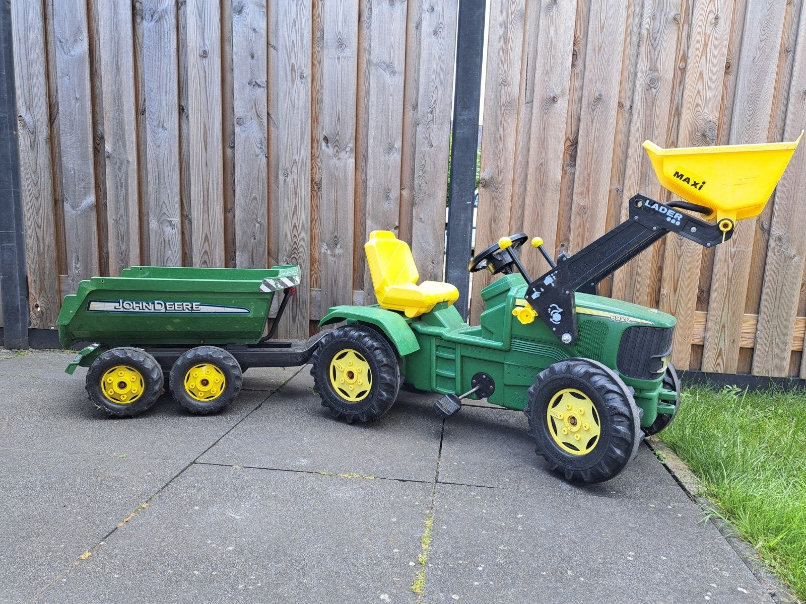 John Deere traptractor met voorlader en aanhanger, Ophalen, Gebruikt