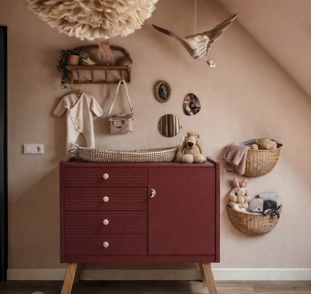 Vintage fijne commode babykamer speelgoedkast Merlot Mania, Kinderen en Baby's, 50 tot 70 cm, Josièfine Vintage Line, Ophalen of Verzenden