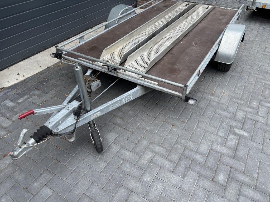 Saris Autoambulance oprijwagen enkelasser aanhanger 1300 kg, Gebruikt