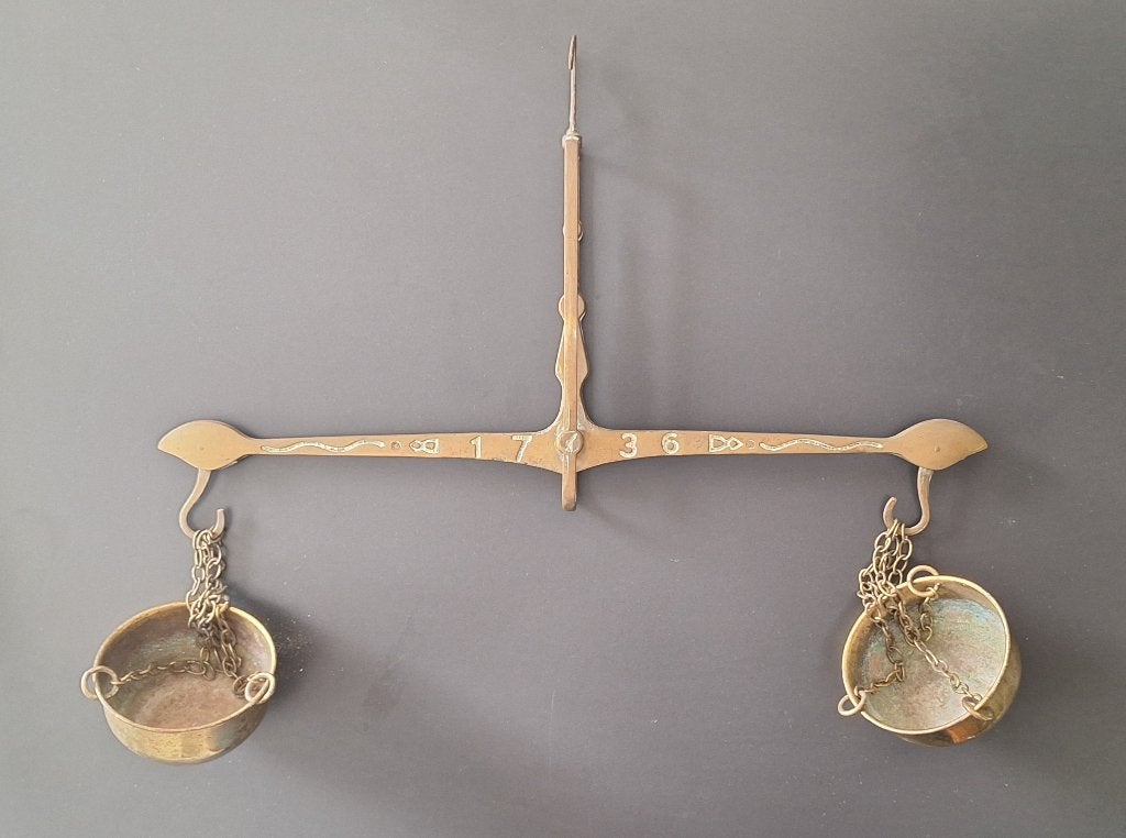 antieke messing koper waag 1736 breed 51,5cm, Ophalen of Verzenden