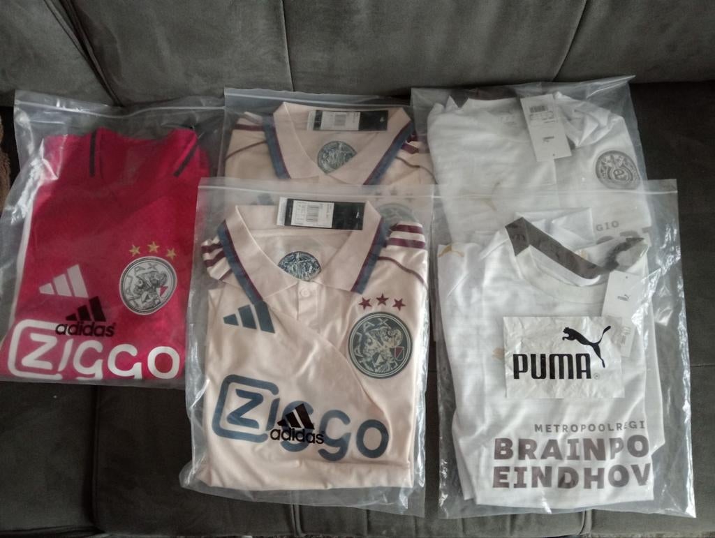 Nieuwe Ajax en PSV shirts, Sport en Fitness, Voetbal, Nieuw, Shirt, Maat M, Ophalen of Verzenden