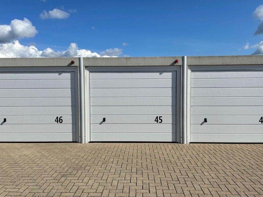 Garagebox 21m2 in Haarlem per direct te huur