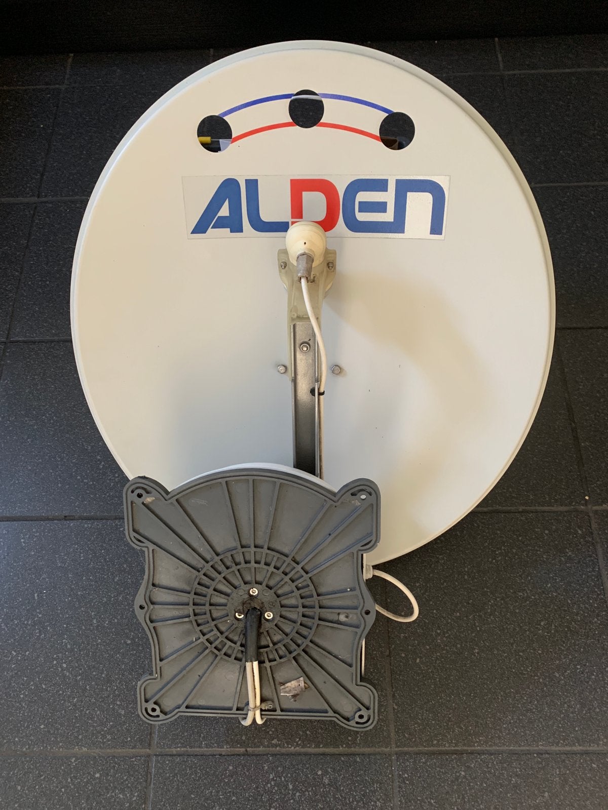 Alden MRA DVB-S2 satellietontvanger + Alden schotel, Ophalen, Gebruikt
