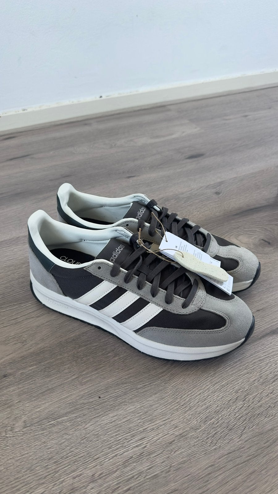 Adidas Run 70s 2.0, Ophalen of Verzenden, Nieuw, Bruin, Sneakers of Gympen