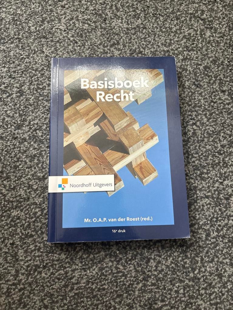 Basisboek Recht - 16e druk - Mr. O.A.P. van der Roest, Ophalen of Verzenden, Gamma, Zo goed als nieuw, HBO