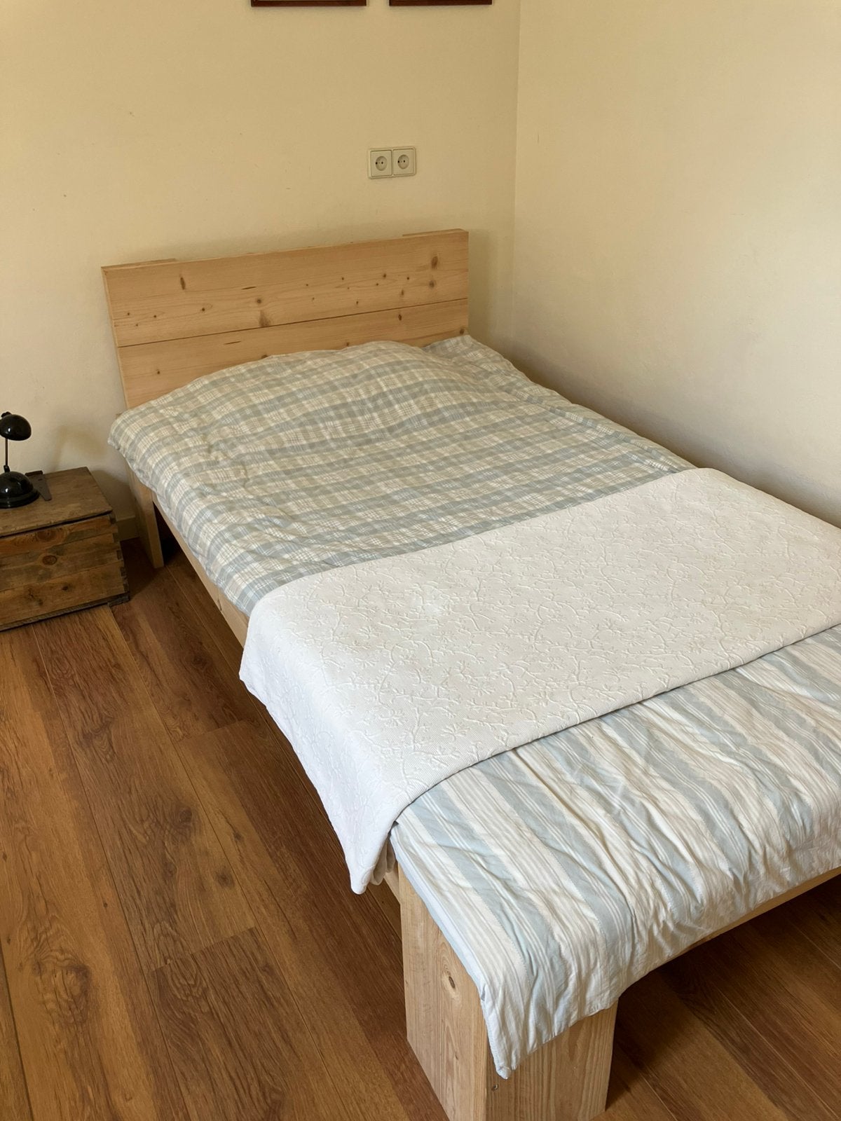 1 persoons bed inclusief matras 190 x 100, Ophalen, Zo goed als nieuw, Eenpersoons, Modern