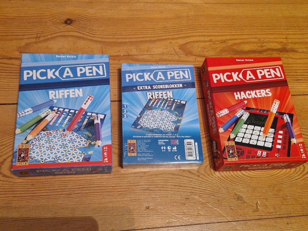 Spel: Set: Pick a Pen Hacken + Riffen + extra scoreblock, Een of twee spelers, Ophalen of Verzenden, Nieuw, 999 Games