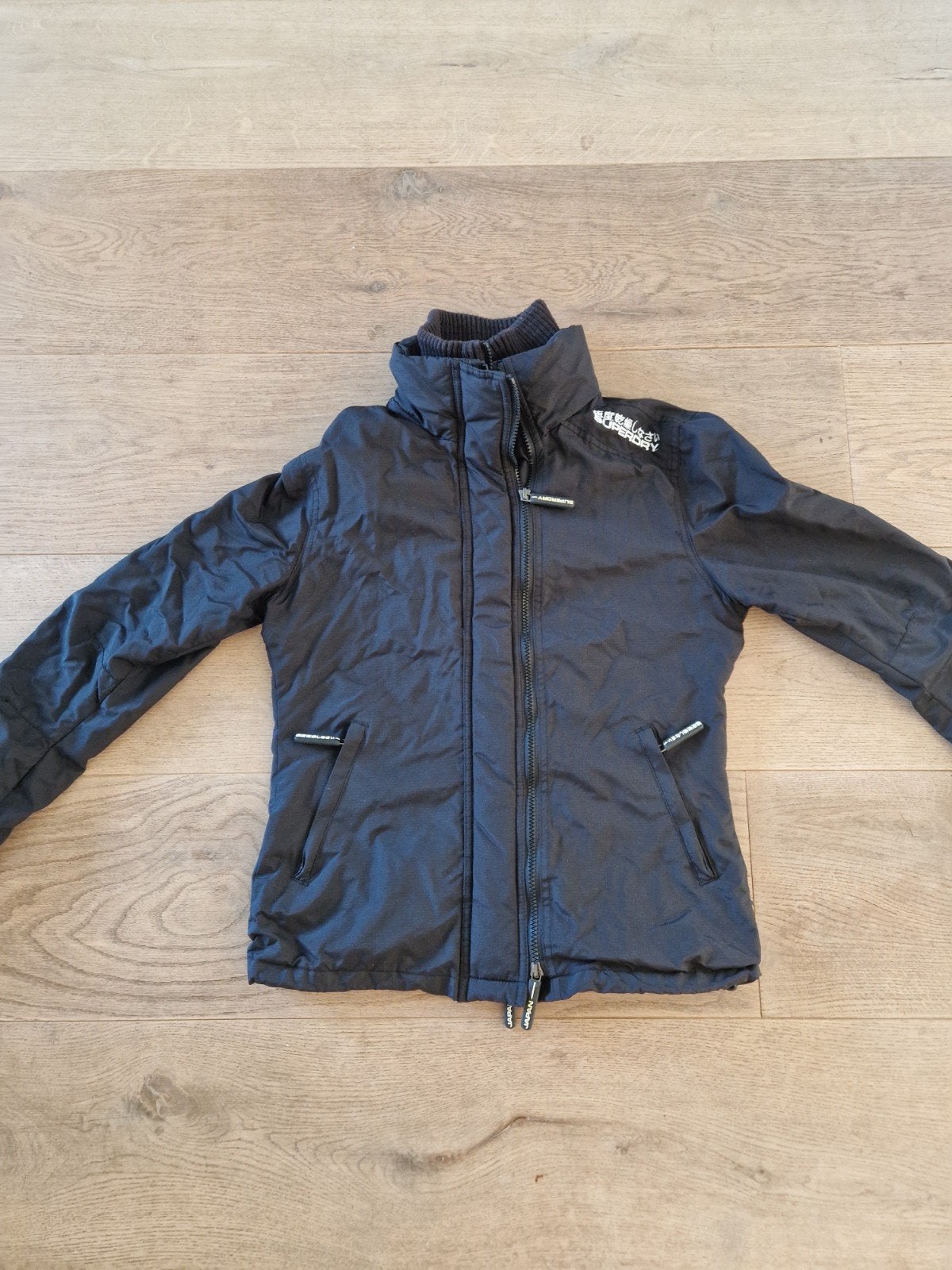 Superdry tussenjas M wind- & waterdicht, zwart, z.g.a.n., Maat 38/40 (M), Superdry, Zwart, Ophalen of Verzenden