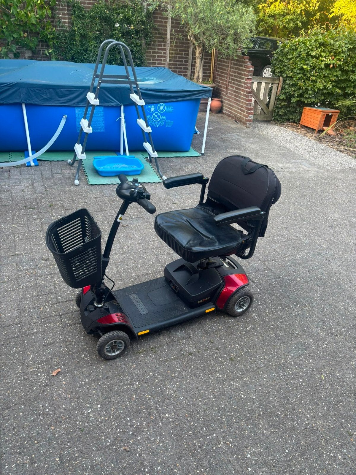 scootmobiel pride gogo Opvouwbaar Nieuwe  accu s, Diversen, 10 km/u of minder, Ophalen of Verzenden, 15 km of minder, Gebruikt