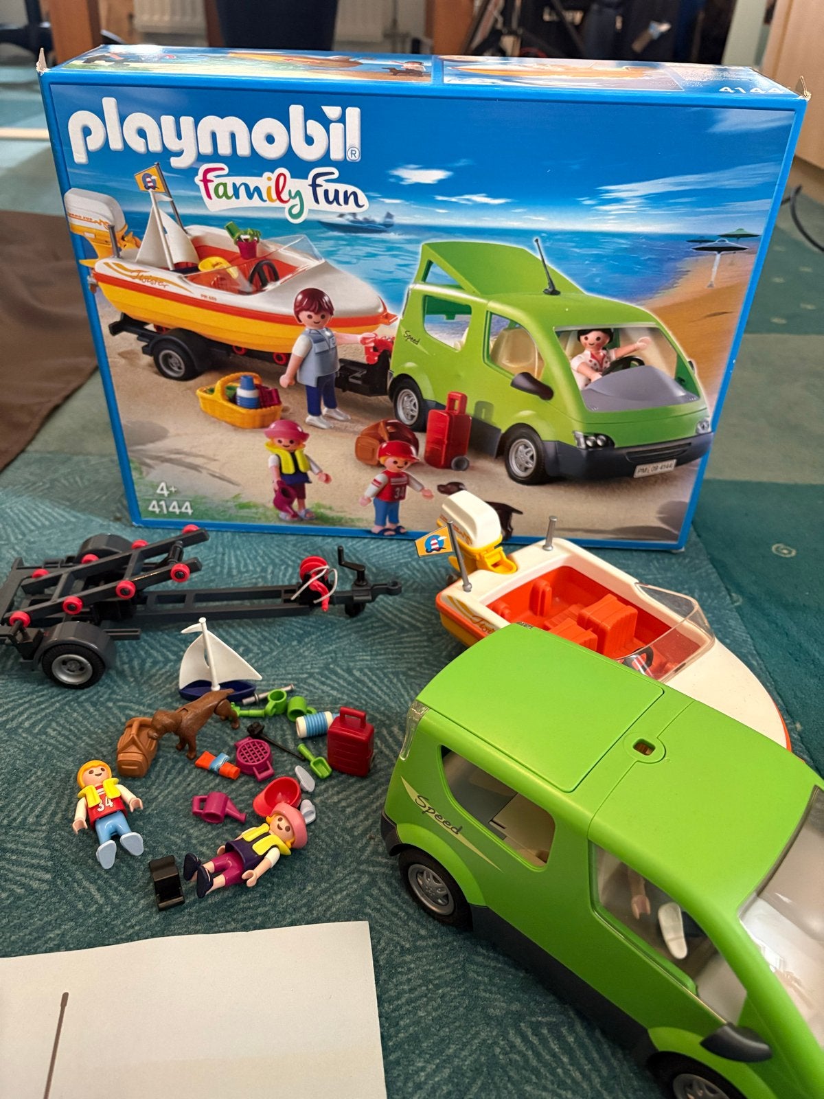 Playmobil Family Fun 4144: auto met boot en accessoires, Kinderen en Baby's, Speelgoed | Playmobil, Ophalen, Complete set, Voertuig
