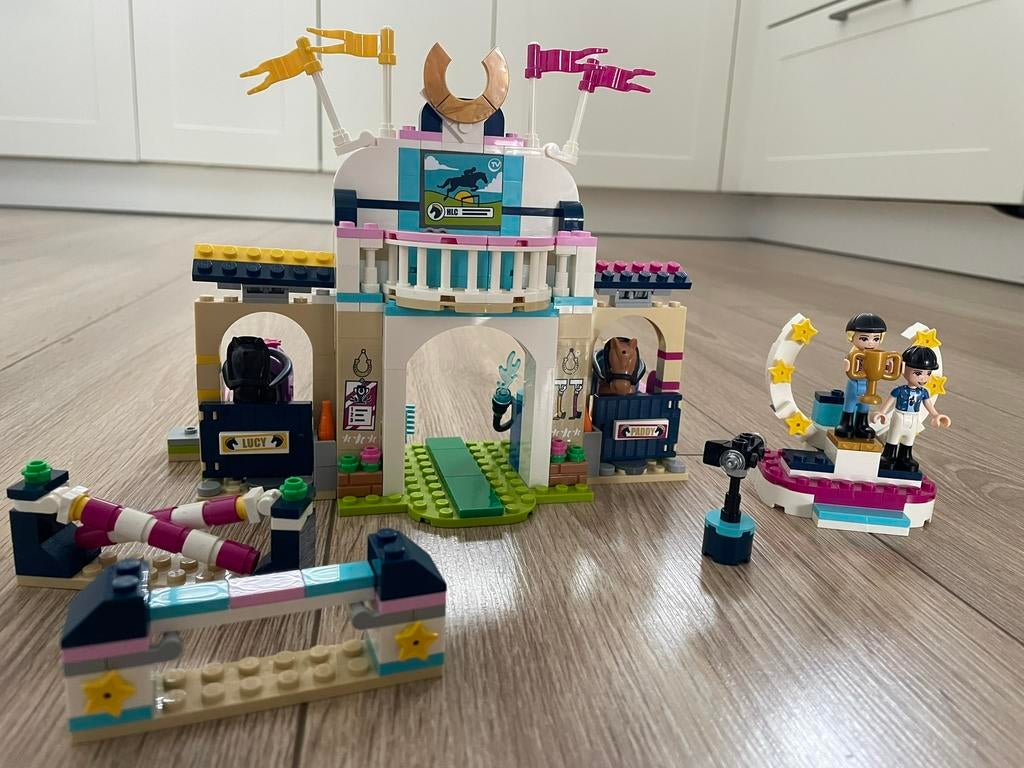 Lego friends 41367 - Stephanie’s paardenconcours - Compleet, Lego, Friends, Ophalen of Verzenden, Zo goed als nieuw