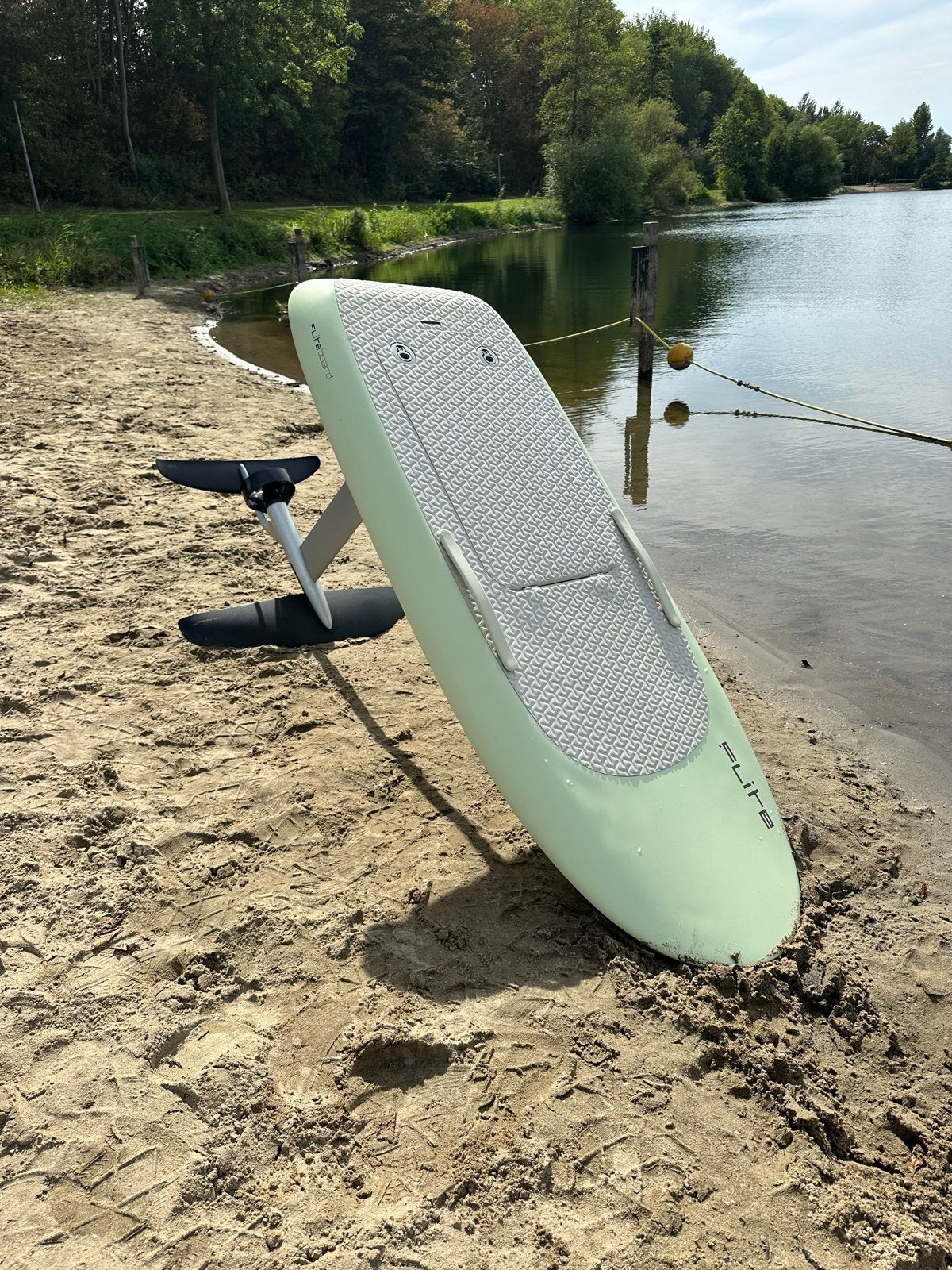 Complete Fliteboard eFoil 100L incl. Grote accu, Ophalen of Verzenden, Zo goed als nieuw, Overige typen, Met vinnen