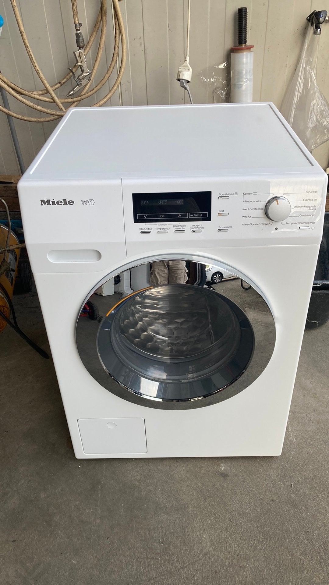 Miele W1 wasmachine 8 kilo 1600 toeren, Ophalen, 6 tot 8 kg, Minder dan 85 cm, 1600 toeren of meer