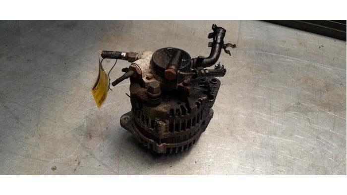 Dynamo van een Opel Corsa, Gebruikt, -, -, Opel